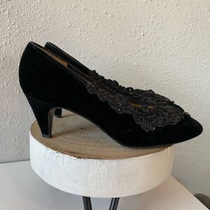 Private Collection Black Suede Dress Heels Size 8.5AA EUC